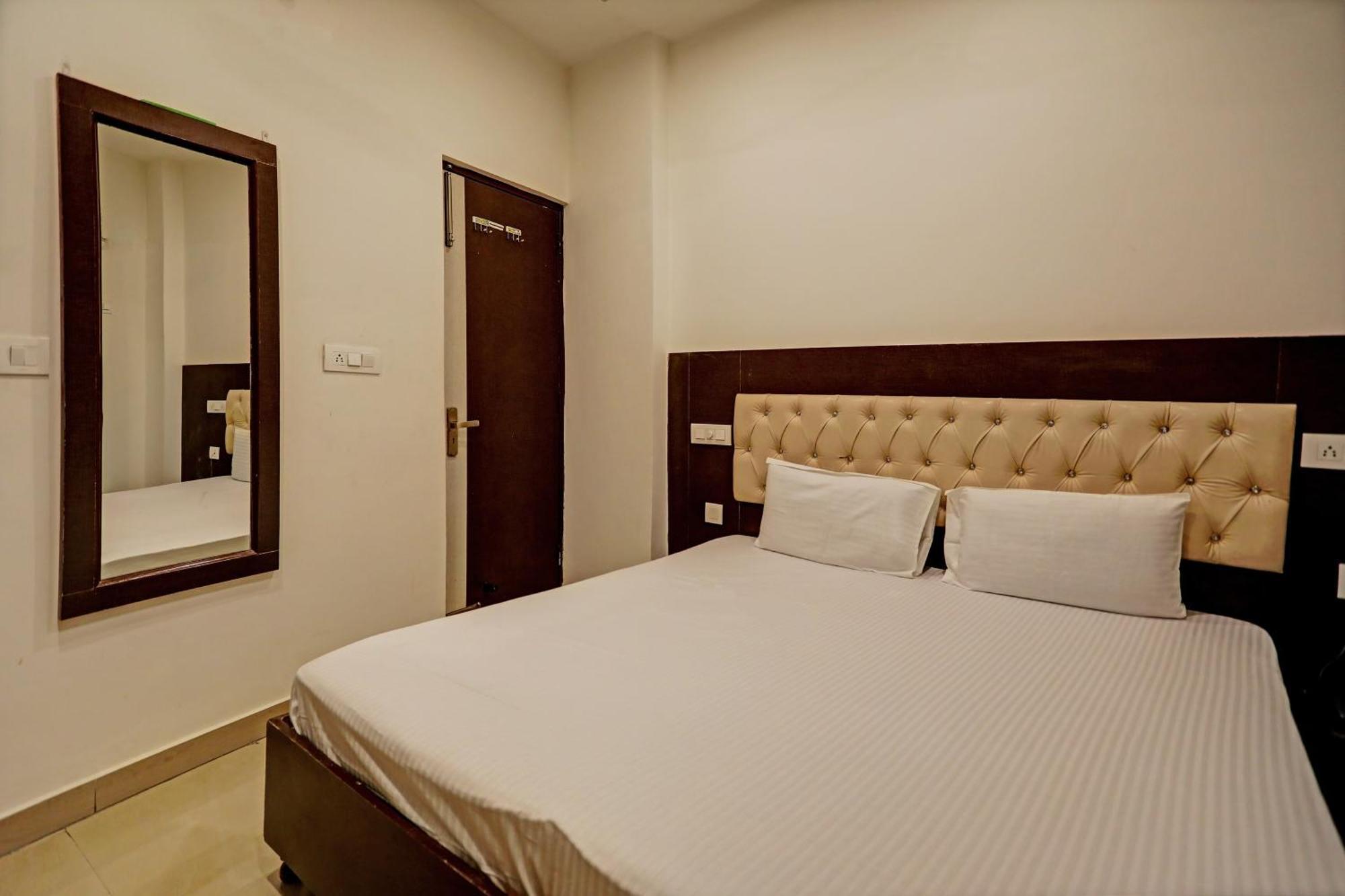 Oyo Hotel The Red Hut Chandīgarh Eksteriør bilde